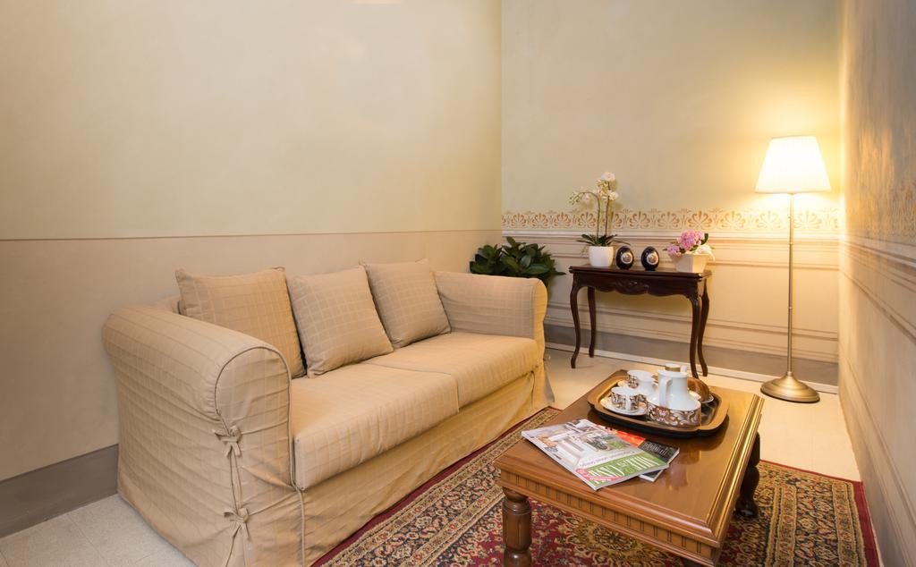 Palazzo Piazza Mazzini Hotel Pescia Cameră foto